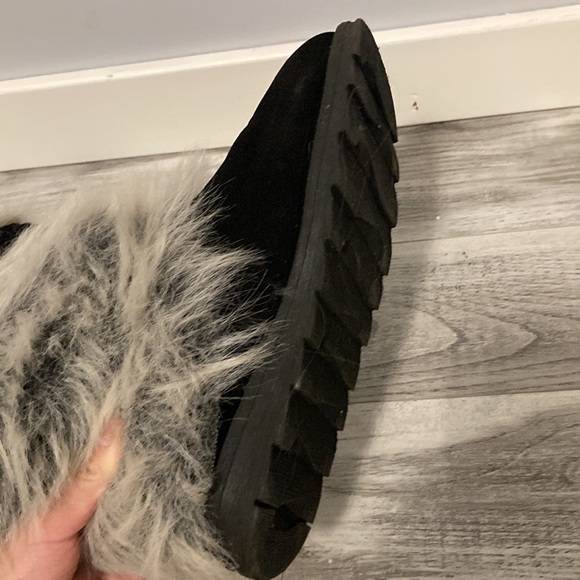 MUKLUKS - Picture 8 of 9